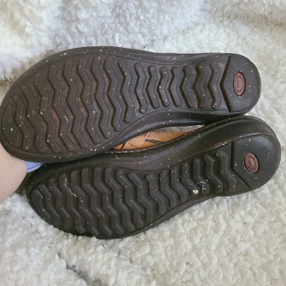 UGG Lanni Leather‎ Slide Sandals sz 9